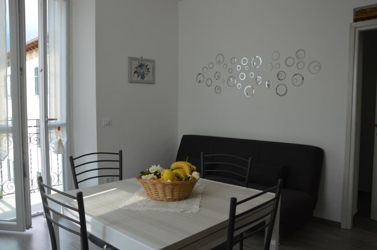 Lescen White Residence - Lake View 勒泽诺 外观 照片